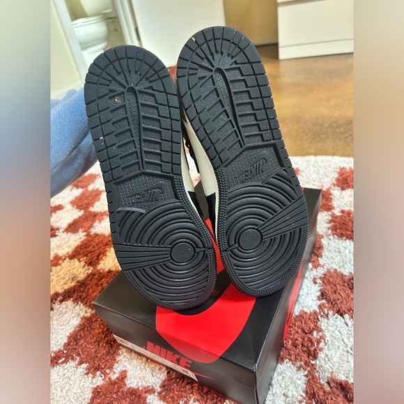 Jordan 1 Retro High Dark Mocha size 7Y, only worn once in great condition - Picture 6 of 6